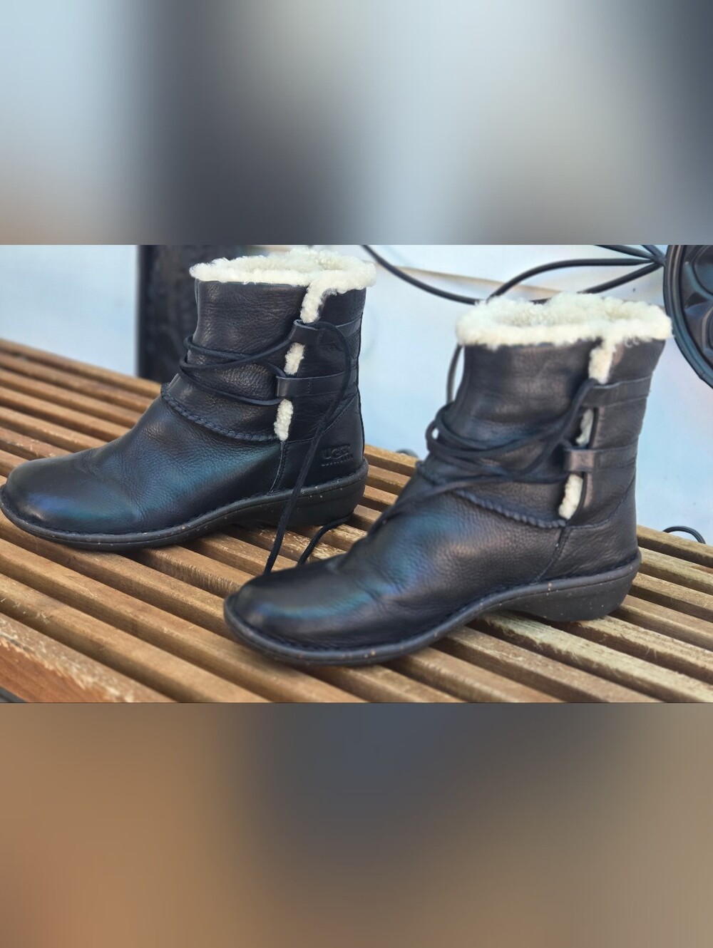 UGG Australia Caspia 1932 Black Leather Shearling Ankle Boots Booties Sz 9